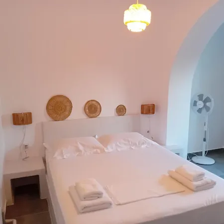 Lilian 2 * Batsi (Andros)